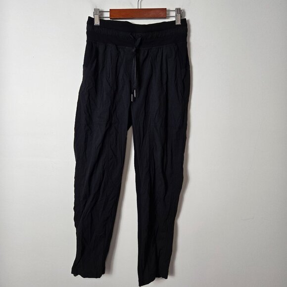 Lululemon Women's Size 2 Dance Studio Mid-Rise 25" Crop Black Mid-Rise - Picture 1 of 9